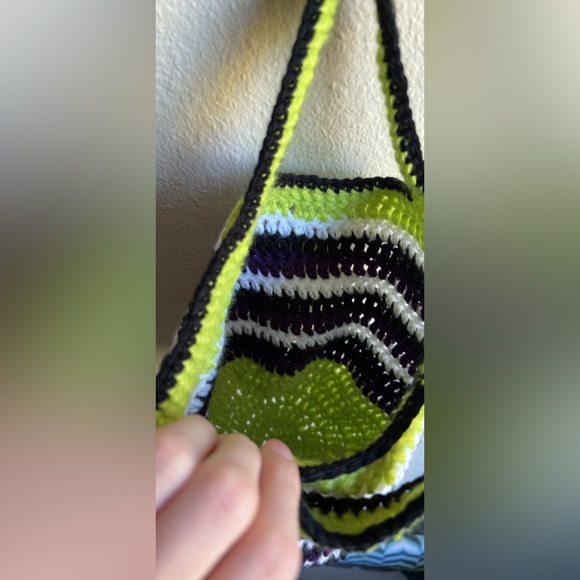 Crocheted Hand Bag ✨ - Picture 5 of 10